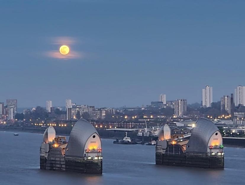 Large Double Room Overlooking The Thames London Eksteriør bilde